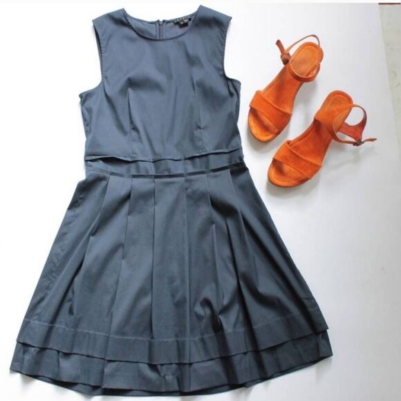 Theory Kaien Pleated Sleeveless Dress Navy Blue Fit and Flare size 6 - Picture 3 of 12